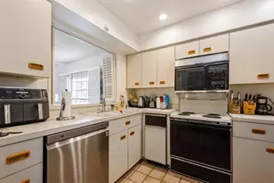 1195 Coquille St, Sarasota, FL 34242 - Photo 9