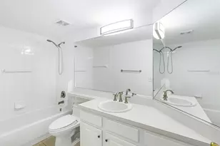 295 Fareham Dr, Venice, FL 34293 - Photo 29