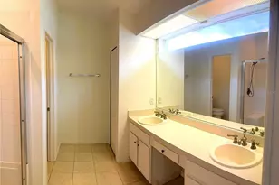 295 Fareham Dr, Venice, FL 34293 - Photo 9