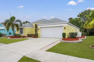 295 Fareham Dr, Venice, FL 34293 - Photo 41