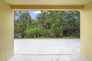 295 Fareham Dr, Venice, FL 34293 - Photo 35