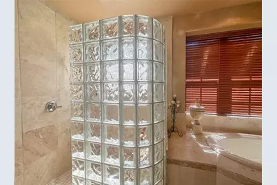 110 Portofino Drive, North Venice, FL 34275 - Photo 29