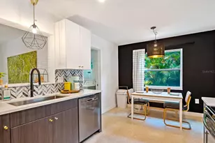 2740 Bruce Ln, Sarasota, FL 34237 - Photo 9