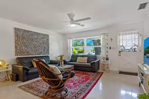 2740 Bruce Ln, Sarasota, FL 34237 - Photo 5