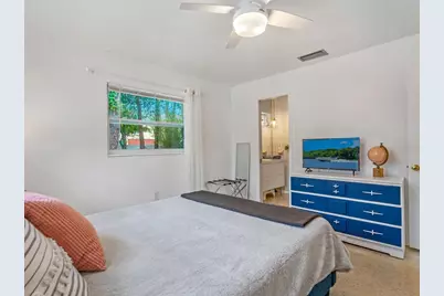 2740 Bruce Lane, Sarasota, FL 34237 - Photo 17