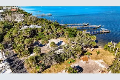 4025 Bay Oaks Circle, Englewood, FL 34223 - Photo 9