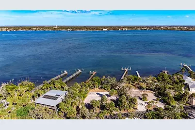 4025 Bay Oaks Circle, Englewood, FL 34223 - Photo 7