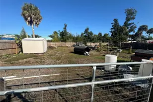 111 Palm Ave E, Nokomis, FL 34275 - Photo 11