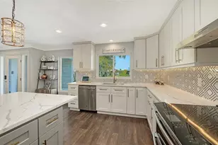 1050 Bogey Ln, Longboat Key, FL 34228 - Photo 13