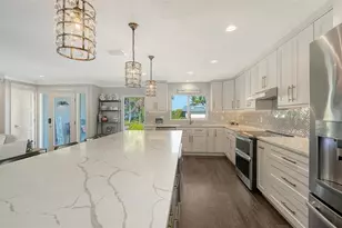 1050 Bogey Ln, Longboat Key, FL 34228 - Photo 11