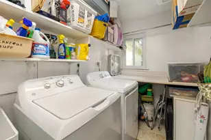 5486 Riverbluff Cir, Sarasota, FL 34231 - Photo 29