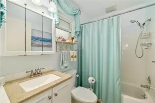 5486 Riverbluff Cir, Sarasota, FL 34231 - Photo 21