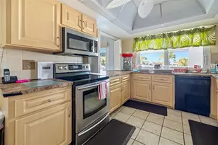 5486 Riverbluff Cir, Sarasota, FL 34231 - Photo 47