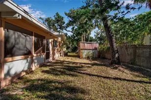 144 Garden Ln, Sarasota, FL 34242 - Photo 5