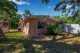 144 Garden Ln, Sarasota, FL 34242 - Photo 3