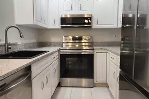 1102 Halton Ct, Sun City Center, FL 33573 - Photo 7