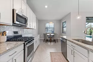 15627 White Linen Dr, Bradenton, FL 34211 - Photo 9