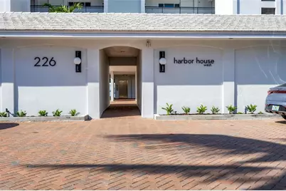 226 Golden Gate Point #32, Sarasota, FL 34236 - Photo 7