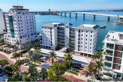 226 Golden Gate Point #32, Sarasota, FL 34236 - Photo 5