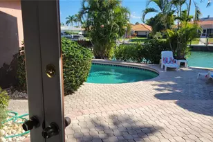 638 S Owl Dr, Sarasota, FL 34236 - Photo 17