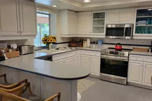 638 S Owl Dr, Sarasota, FL 34236 - Photo 5