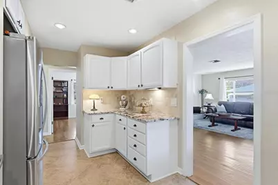401 28th Street W, Bradenton, FL 34205 - Photo 17