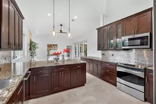 4237 Palacio Dr, Sarasota, FL 34238 - Photo 25