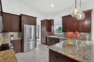 4237 Palacio Dr, Sarasota, FL 34238 - Photo 29