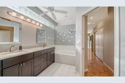 6828 Avenida Marbella, Sarasota, FL 34238 - Photo 29