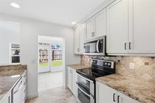 3660 Kingston Blvd, Sarasota, FL 34238 - Photo 9