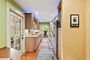 941 Virginia Dr, Sarasota, FL 34234 - Photo 25