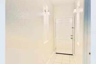 819 Fairwaycove Lane #102, Bradenton, FL 34212 - Photo 3