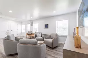 640 Broadway St, Longboat Key, FL 34228 - Photo 3