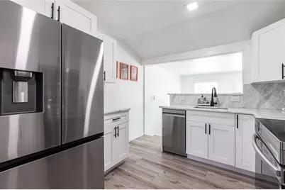 640 Broadway Street, Longboat Key, FL 34228 - Photo 9