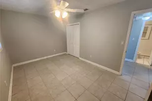 109 21st St NE, Bradenton, FL 34208 - Photo 5