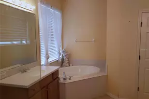 9339 Raes Creek Pl, Palmetto, FL 34221 - Photo 9