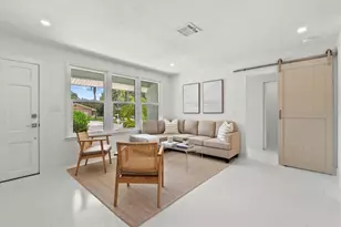 1051 Indian Beach Dr, Sarasota, FL 34234 - Photo 7