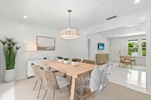 1051 Indian Beach Dr, Sarasota, FL 34234 - Photo 9