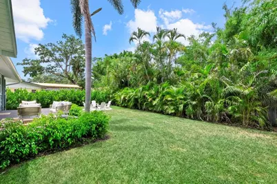 1051 Indian Beach Drive, Sarasota, FL 34234 - Photo 27