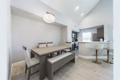 5521 Rosehill Road #203, Sarasota, FL 34233 - Photo 7