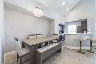 5521 Rosehill Rd, Sarasota, FL 34233 - Photo 7