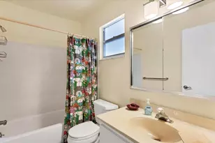 3823 Glen Oaks Dr E, Sarasota, FL 34232 - Photo 23