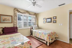 3823 Glen Oaks Dr E, Sarasota, FL 34232 - Photo 23