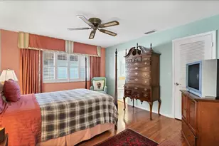 3823 Glen Oaks Dr E, Sarasota, FL 34232 - Photo 15