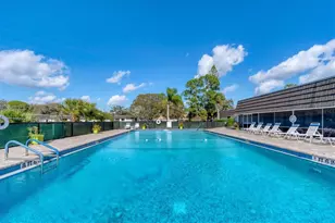3823 Glen Oaks Dr E, Sarasota, FL 34232 - Photo 33