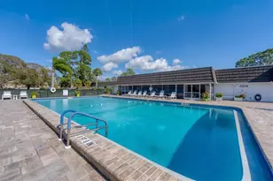 3823 Glen Oaks Dr E, Sarasota, FL 34232 - Photo 33