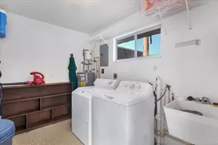 3823 Glen Oaks Dr E, Sarasota, FL 34232 - Photo 25