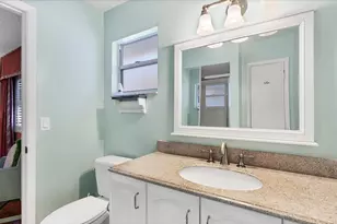 3823 Glen Oaks Dr E, Sarasota, FL 34232 - Photo 19