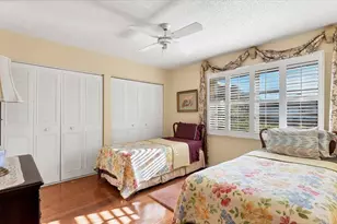 3823 Glen Oaks Dr E, Sarasota, FL 34232 - Photo 21