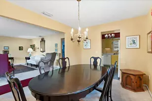3823 Glen Oaks Dr E, Sarasota, FL 34232 - Photo 13